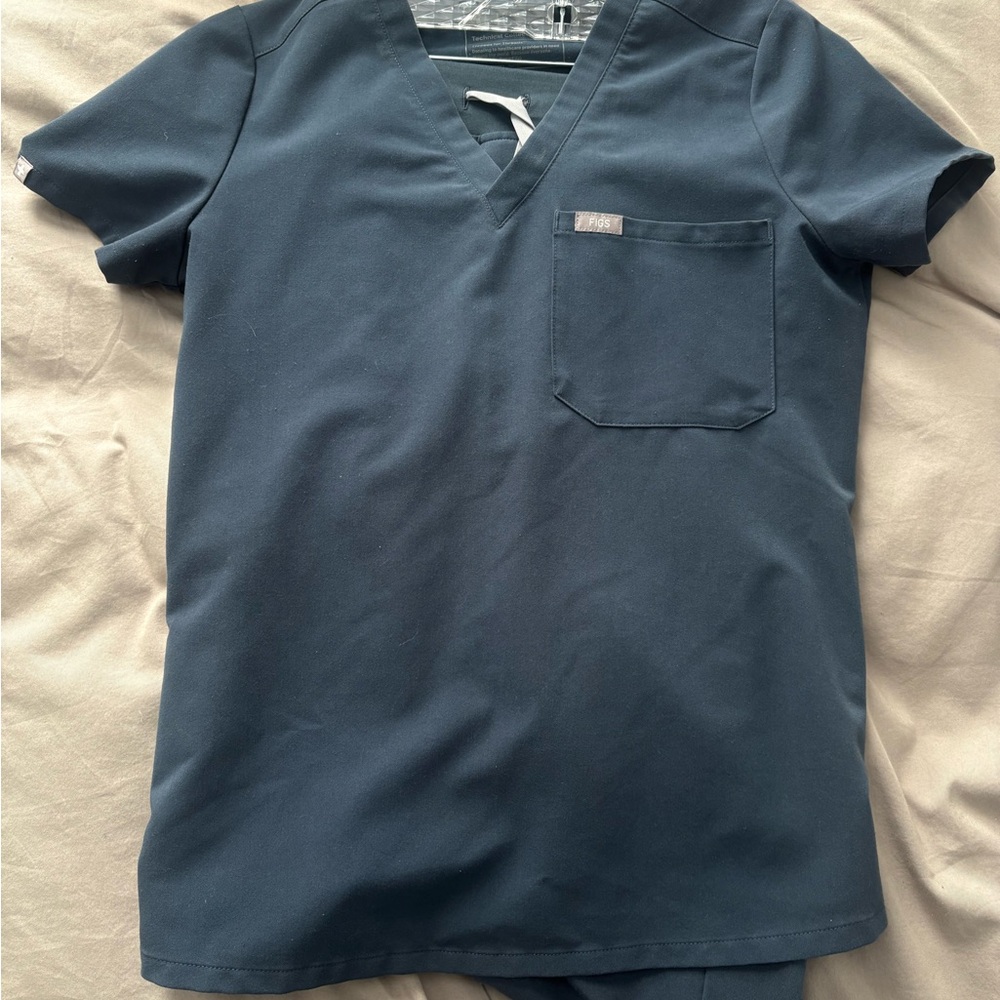 FIGS dark harbor scrub top